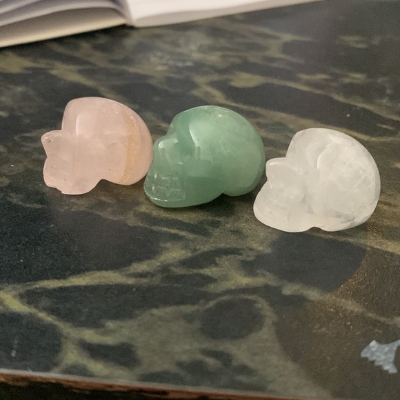 Mini Crystal Skulls - Picture 3 of 3